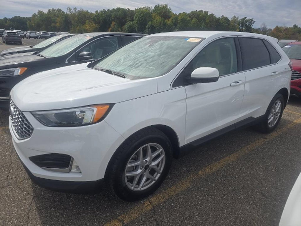 Used 2024 Ford Edge SEL w/ Convenience Package AWD/4WD image 2