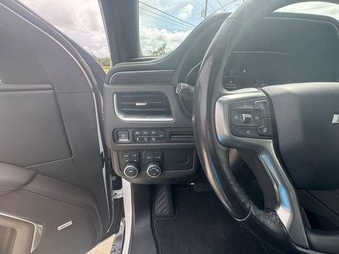 Used 2022 Chevrolet Tahoe Z71 w/ Luxury Package AWD/4WD image 19