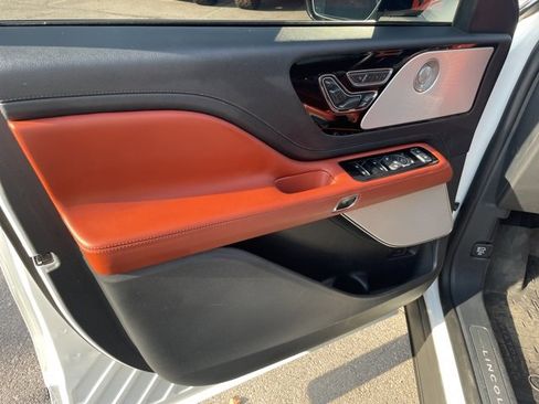 Used 2025 Lincoln Aviator Reserve w/ Luxury Package image 14