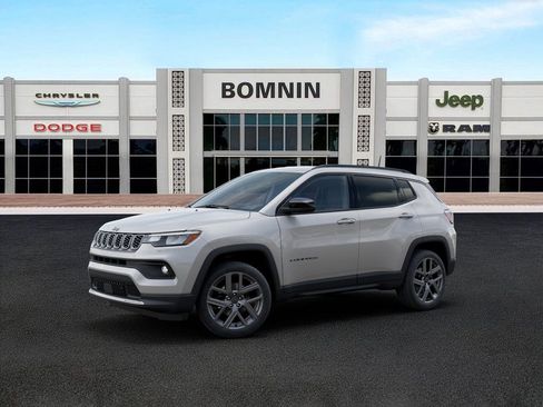 New 2026 Jeep Compass Latitude AWD/4WD image 2