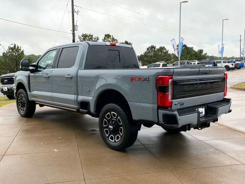 Used 2025 Ford F250 Platinum w/ FX4 Off-Road Package AWD/4WD image 4