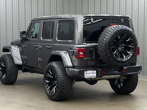 Used 2025 Jeep Wrangler Unlimited Sahara w/ Safety Group AWD/4WD image 3