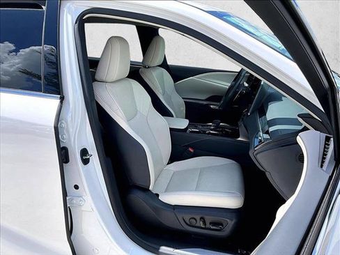 Used 2024 Lexus RX 350 FWD w/ Technology Package image 9