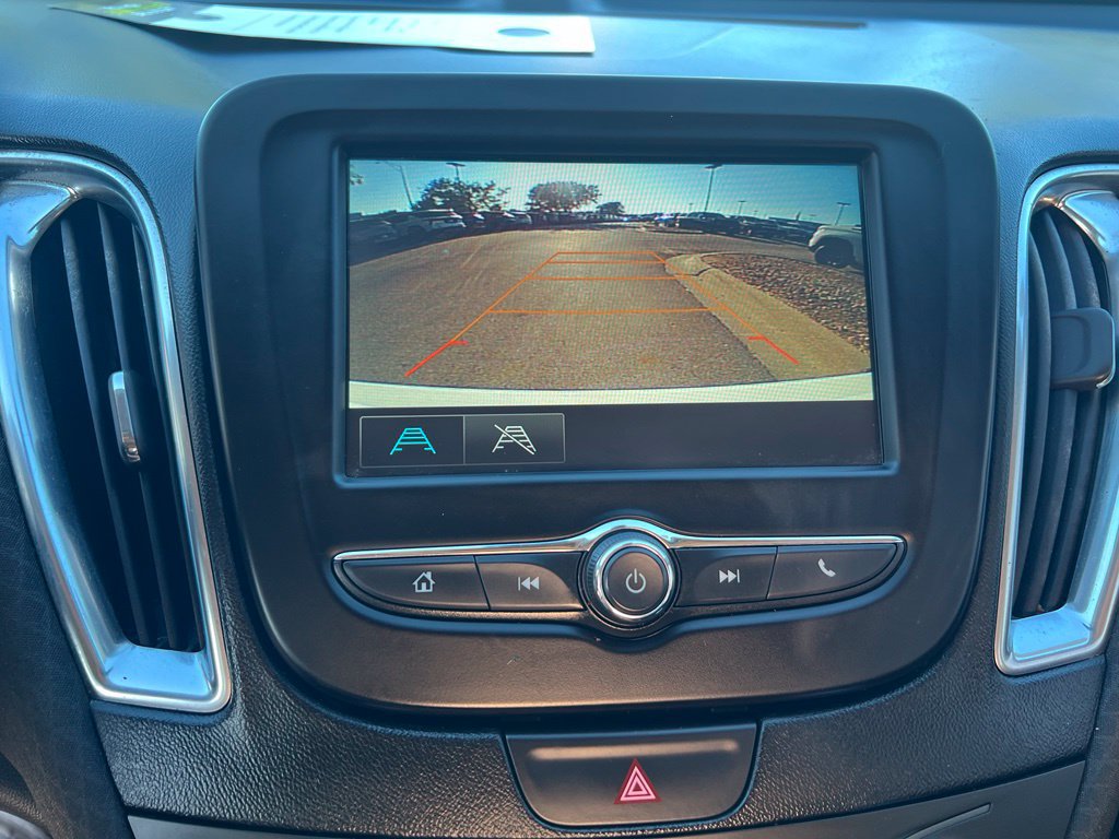 Used 2018 Chevrolet Malibu LT FWD image 32