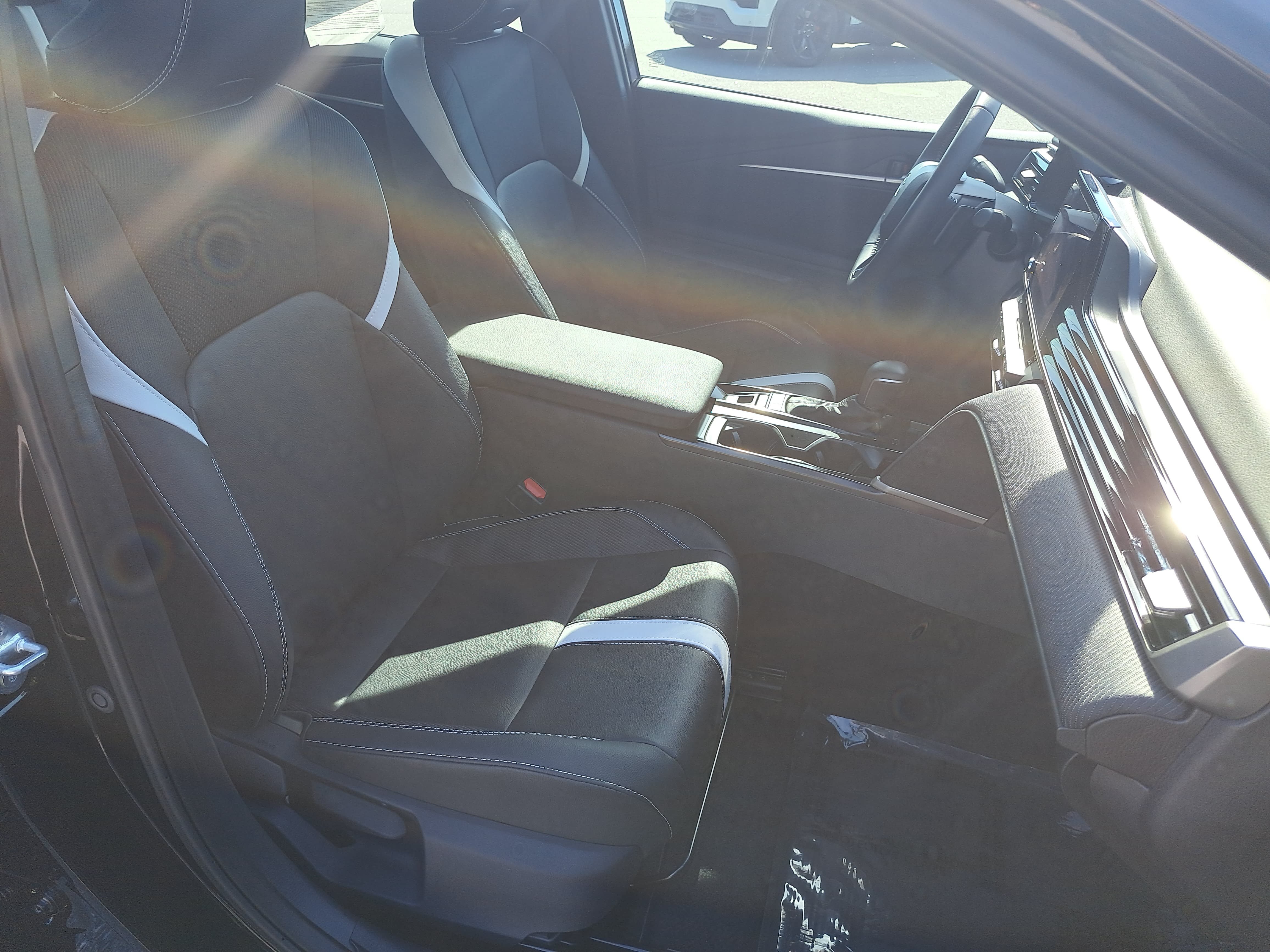 Used 2025 Toyota Camry SE w/ Convenience Package FWD image 10