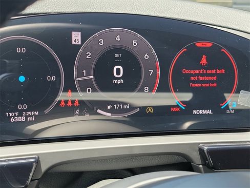 Used 2025 Porsche Cayenne image 30