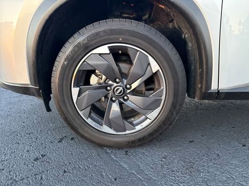 Used 2024 Nissan Rogue SV image 29