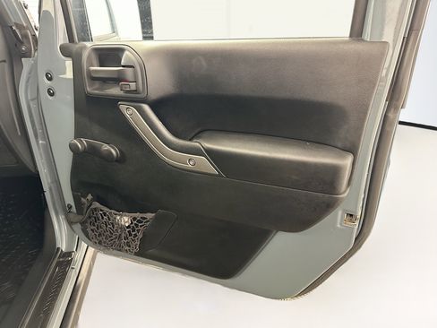 Used 2015 Jeep Wrangler Sport AWD/4WD image 28