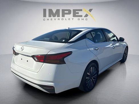 Used 2025 Nissan Altima 2.5 SV FWD image 5