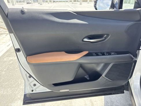 Used 2020 Lexus UX 250h w/ Premium Package image 13