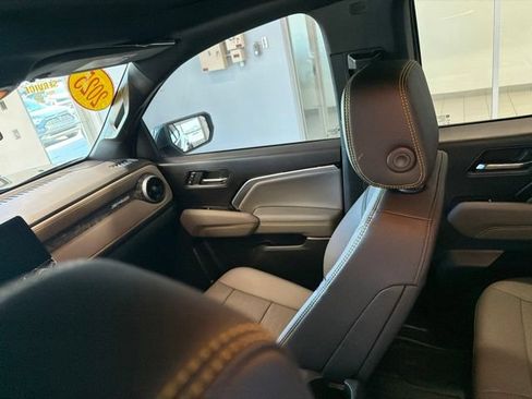 Used 2025 Chevrolet Colorado ZR2 AWD/4WD image 28
