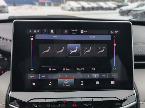 Used 2024 Jeep Compass Limited image 33