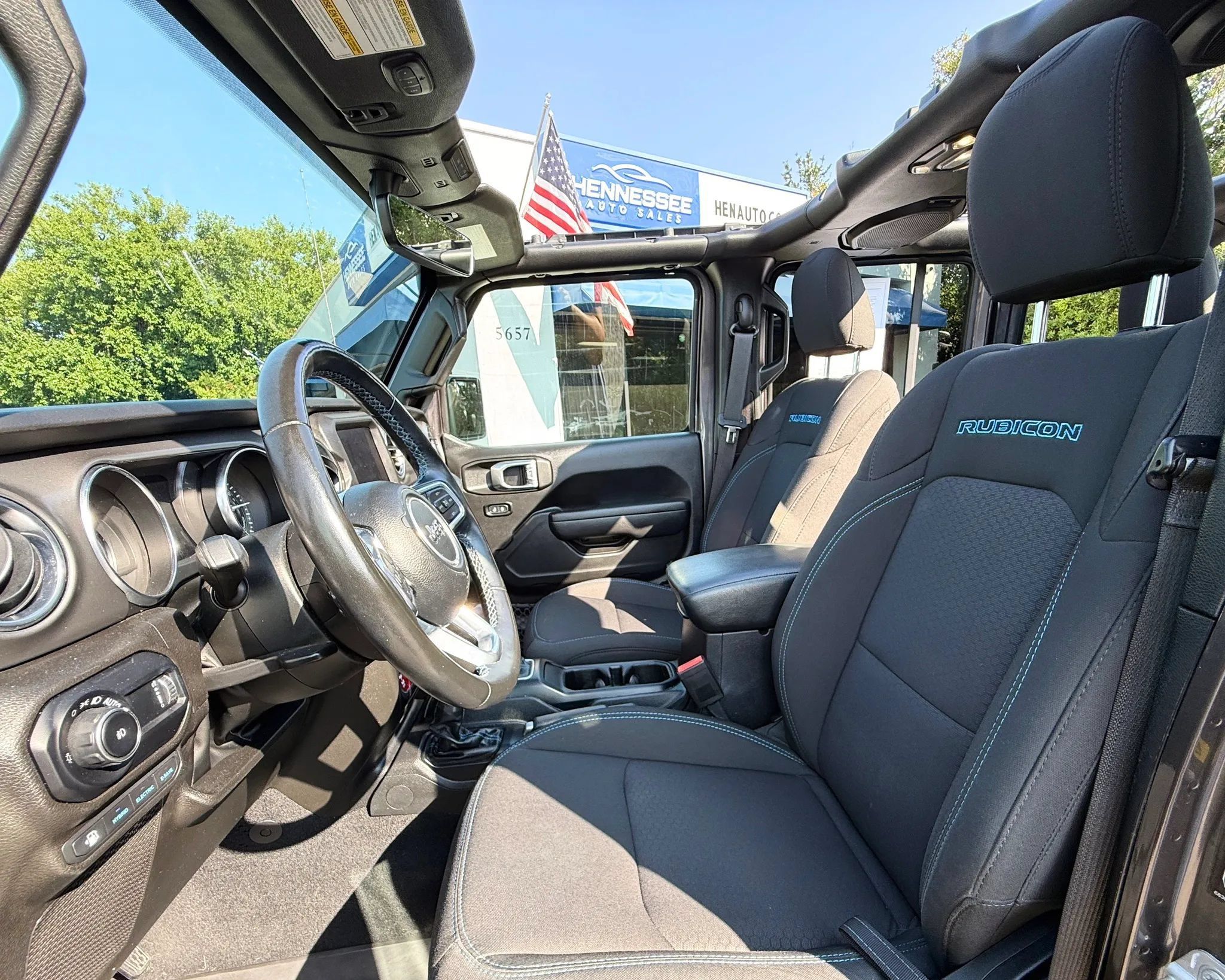 Used 2023 Jeep Wrangler Unlimited Rubicon 4xe w/ Cold Weather Group AWD/4WD image 29