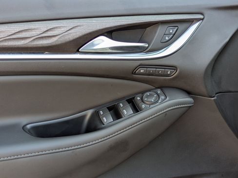 Used 2024 Buick Enclave Avenir w/ Avenir Technology Package image 12