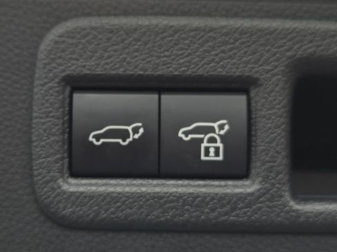 Certified 2024 Toyota Venza XLE image 14