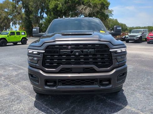 Used 2025 RAM 3500 Limited AWD/4WD image 4