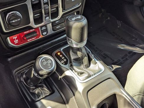 Used 2024 Jeep Wrangler Unlimited Rubicon 4xe image 21