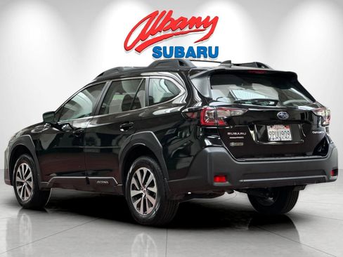 Used 2025 Subaru Outback AWD/4WD image 7