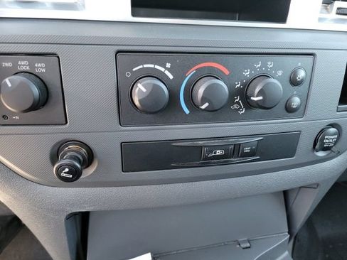 Used 2009 Dodge Ram 2500 Truck SLT w/ Popular Equipment Group AWD/4WD image 12