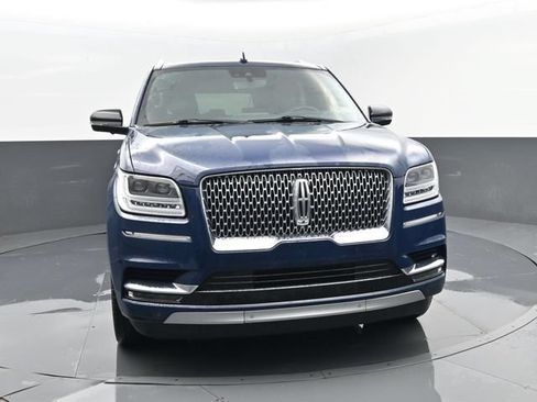 Used 2019 Lincoln Navigator L Reserve AWD/4WD image 2