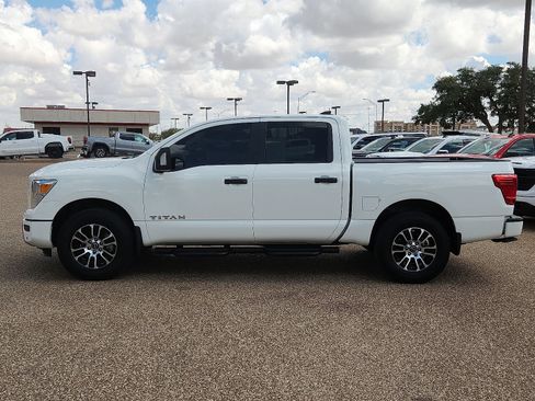 Used 2024 Nissan Titan SV w/ SV Convenience Package AWD/4WD image 2