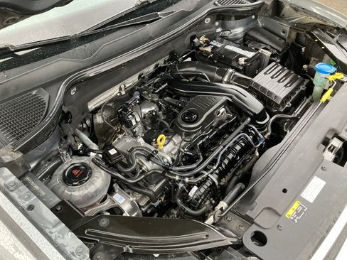 Used 2022 Volkswagen Taos SE w/ Panoramic Sunroof Package image 42