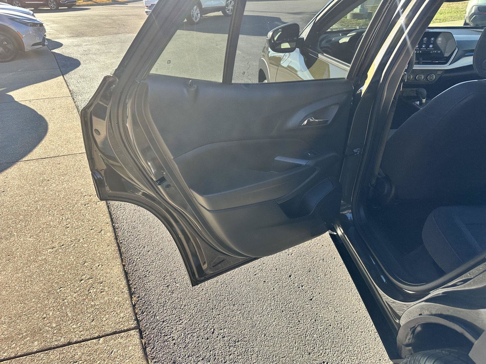Used 2024 Chevrolet Trax LS w/ LS Convenience Package FWD image 13