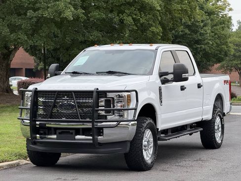 Used 2019 Ford F250 XL w/ STX Appearance Package AWD/4WD image 2