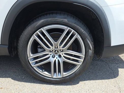 Used 2022 Mercedes-Benz GLS 450 4MATIC image 10