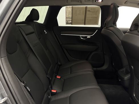 Used 2019 Volvo V90 T6 Cross Country w/ Advanced Package image 33