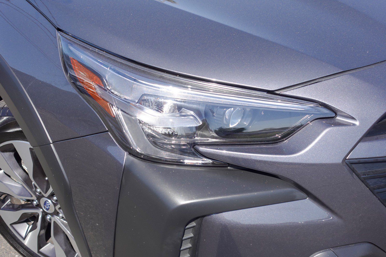 Certified 2025 Subaru Outback Limited AWD/4WD image 2