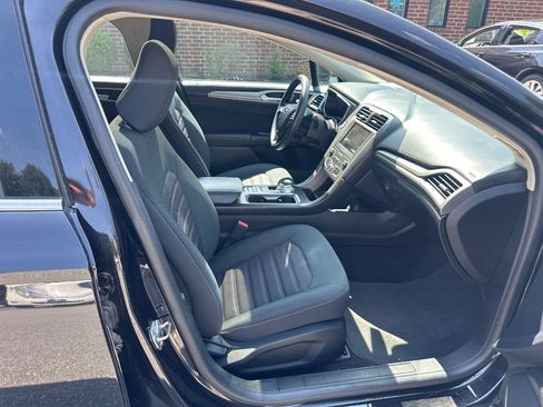 Used 2020 Ford Fusion SE FWD image 23