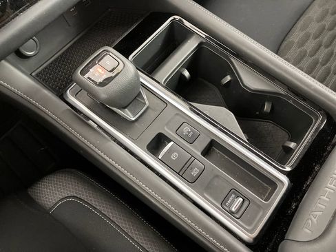 Used 2022 Nissan Pathfinder SV w/ SV Premium Package image 27