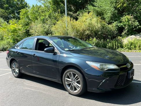 Used 2017 Toyota Camry SE FWD image 9