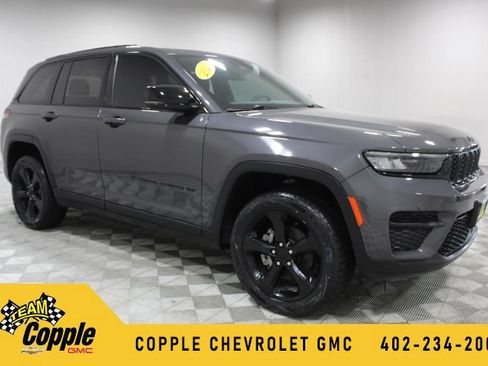 Used 2023 Jeep Grand Cherokee Altitude AWD/4WD image 1
