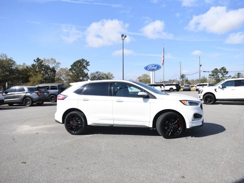 Used 2020 Ford Edge ST w/ Equipment Group 401A image 2