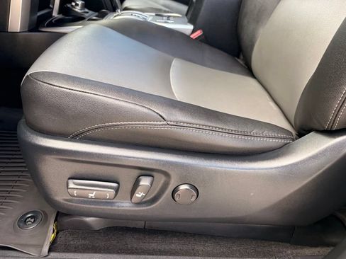 Used 2020 Toyota 4Runner SR5 Premium w/ Moonroof Package AWD/4WD image 29