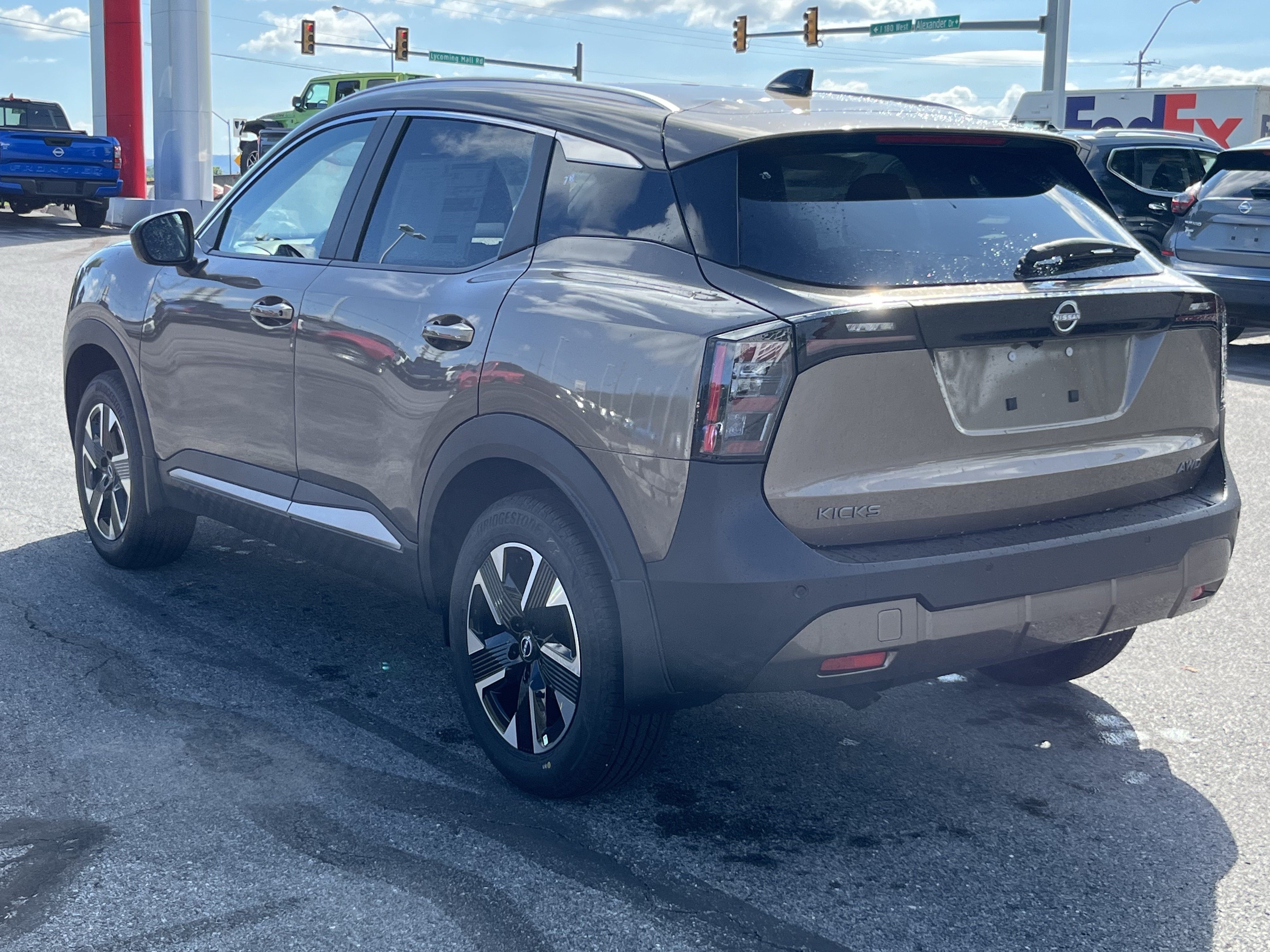 New 2026 Nissan Kicks SV w/ SV Premium Package AWD/4WD image 8