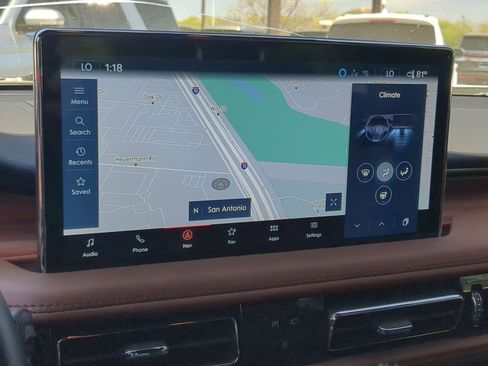 Used 2023 Lincoln Nautilus Reserve image 17