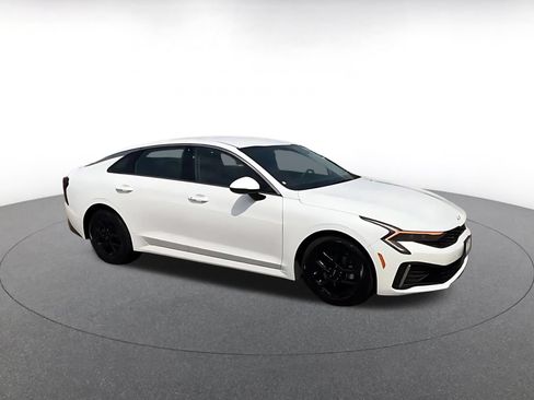 Used 2025 Kia K5 LXS FWD image 2
