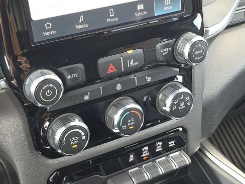 Used 2025 RAM 1500 Big Horn AWD/4WD image 37