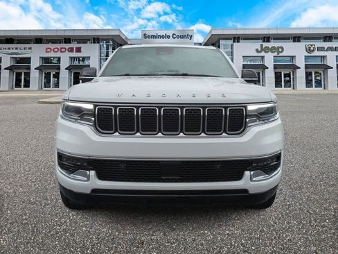 Used 2023 Jeep Wagoneer 2WD image 3