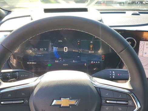 Used 2026 Chevrolet Equinox EV LT image 30