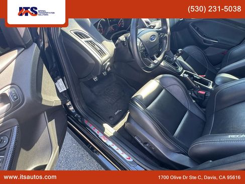 Used 2018 Ford Focus ST w/ Equipment Group 402A FWD image 9