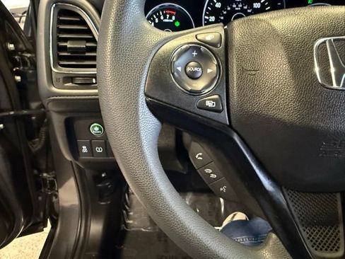 Used 2016 Honda HR-V EX image 17
