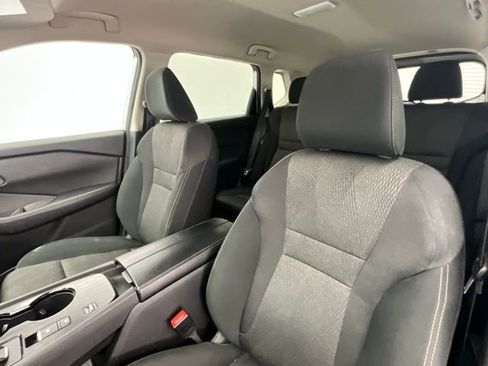 Used 2025 Nissan Rogue SV image 5