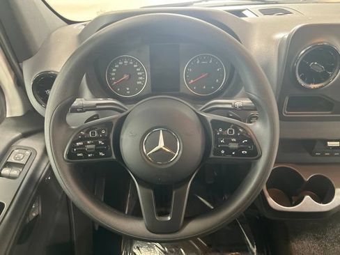 Used 2024 Mercedes-Benz Sprinter 2500 image 19