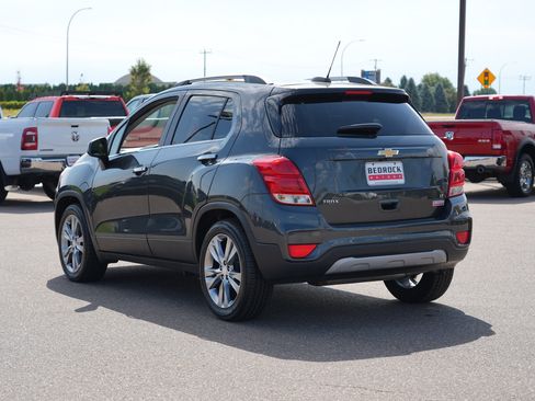 Used 2019 Chevrolet Trax LT w/ LT Convenience Package FWD image 5
