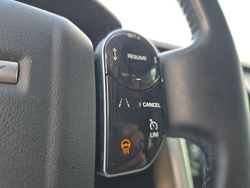 Used 2019 Land Rover Discovery HSE AWD/4WD image 14