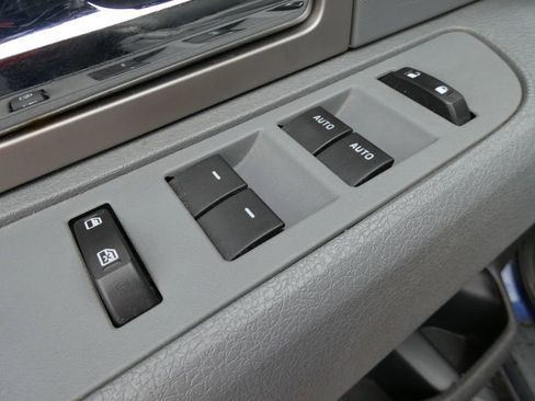 Used 2011 Ford F150 XLT w/ XLT Chrome Pkg image 21